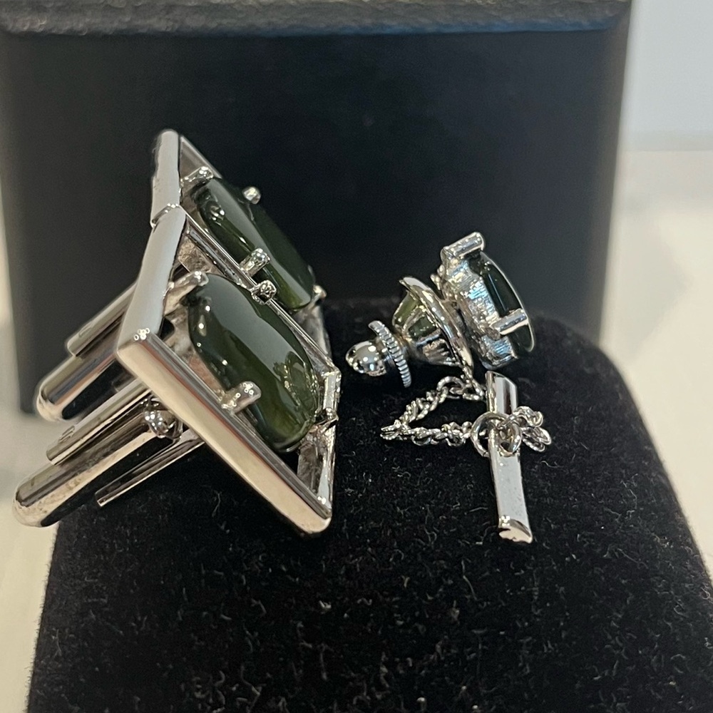 Vintage Mens Green Stone Silver Tone Cuff Links & Tie Clip Set - Picture 9 of 10
